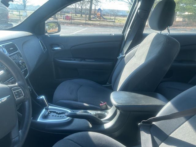 2014 Chrysler 200 LX