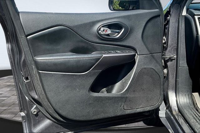 2020 Jeep Cherokee Lux