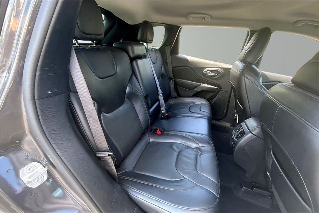 2020 Jeep Cherokee Lux