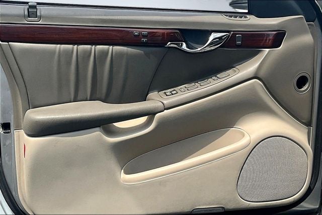 2005 Cadillac DeVille Base