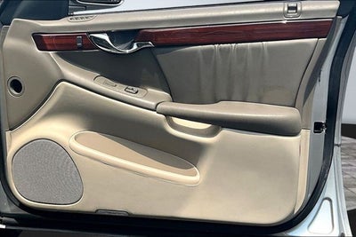 2005 Cadillac DeVille Base