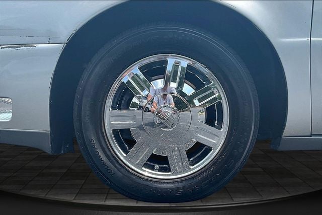 2005 Cadillac DeVille Base