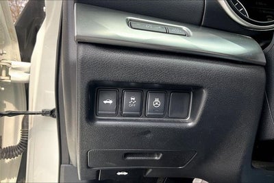 2017 Nissan Maxima SR