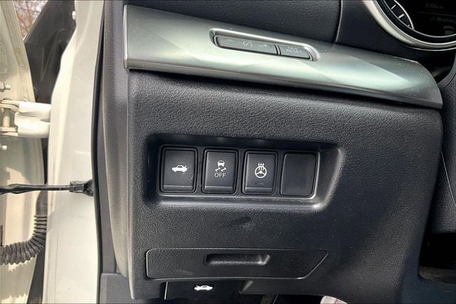 2017 Nissan Maxima SR