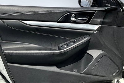 2017 Nissan Maxima SR