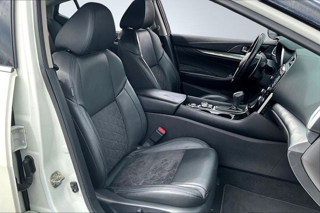 2017 Nissan Maxima SR