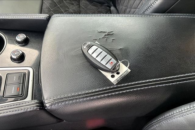 2017 Nissan Maxima SR