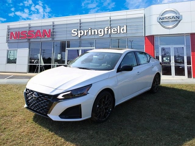 2025 Nissan Altima 2.5 SR