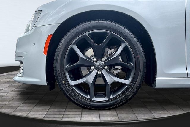 2021 Chrysler 300 Touring