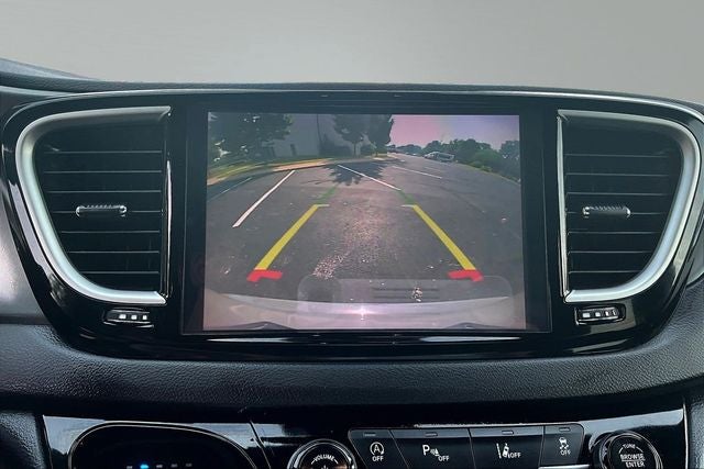 2025 Chrysler Pacifica Select