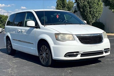 2014 Chrysler Town & Country S