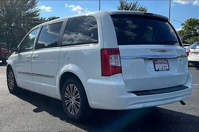 2014 Chrysler Town & Country S