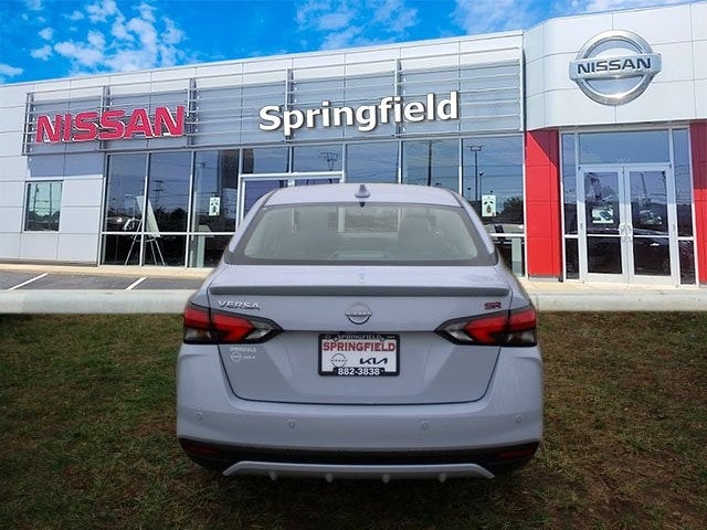 2025 Nissan Versa 1.6 SR