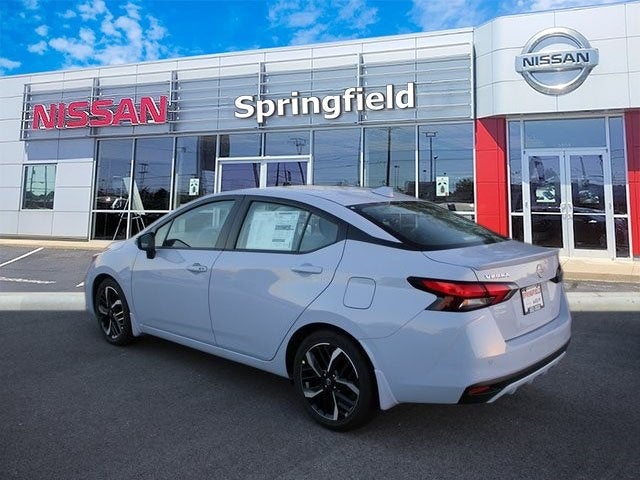 2025 Nissan Versa 1.6 SR