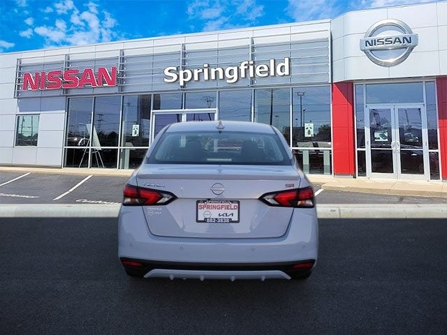 2025 Nissan Versa 1.6 SR