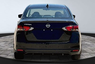 2025 Nissan Versa 1.6 SR