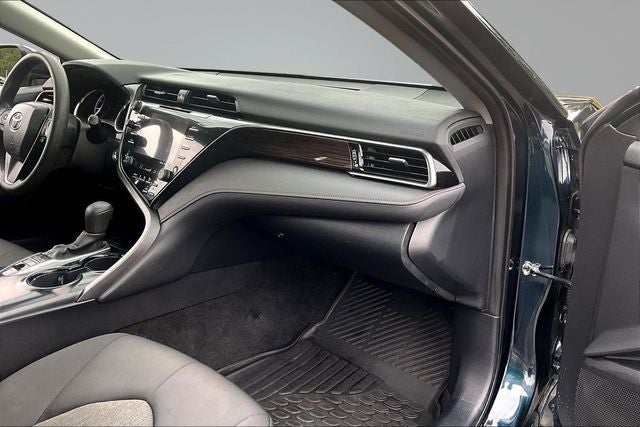 2020 Toyota Camry Hybrid LE