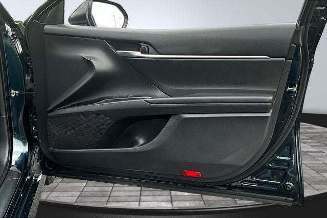 2020 Toyota Camry Hybrid LE