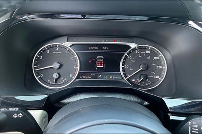 2025 Nissan Pathfinder SV