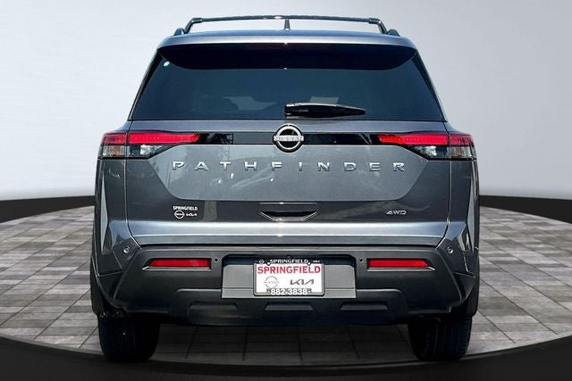 2025 Nissan Pathfinder SV