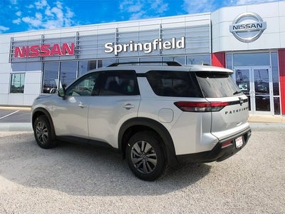 2025 Nissan Pathfinder SV