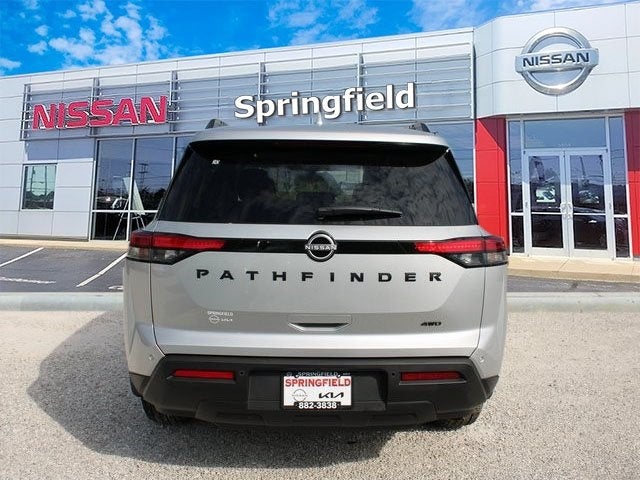 2025 Nissan Pathfinder SV