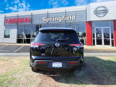 2025 Nissan Pathfinder SV