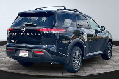 2025 Nissan Pathfinder SV
