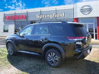 2025 Nissan Pathfinder SV