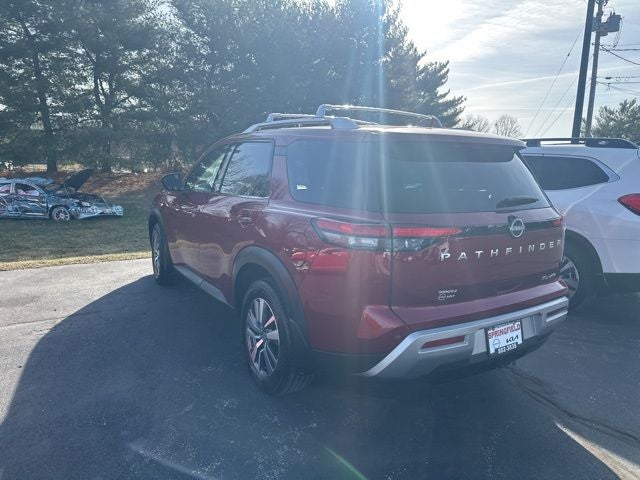 2024 Nissan Pathfinder SL