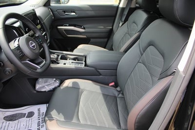 2025 Nissan Pathfinder Platinum