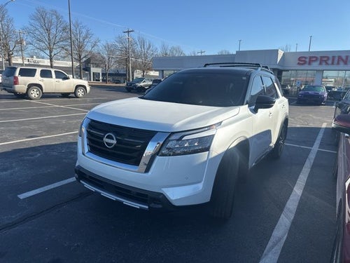 2025 Nissan Pathfinder Platinum
