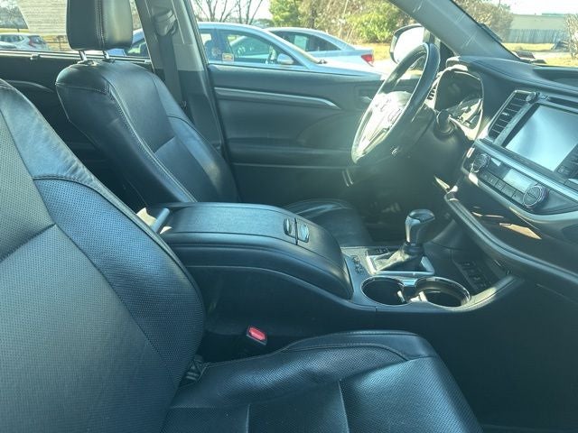 2017 Toyota Highlander Base