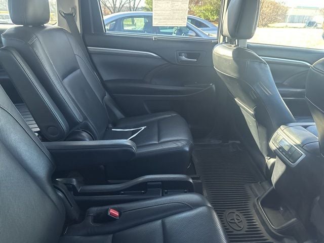 2017 Toyota Highlander Base