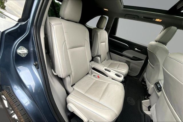 2019 Toyota Highlander Limited Platinum