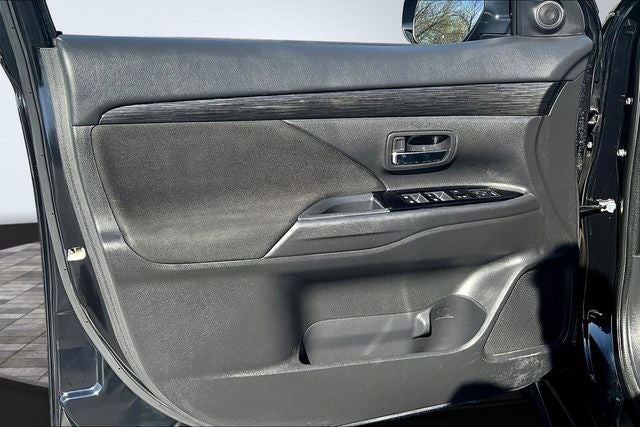 2018 Mitsubishi Outlander Base