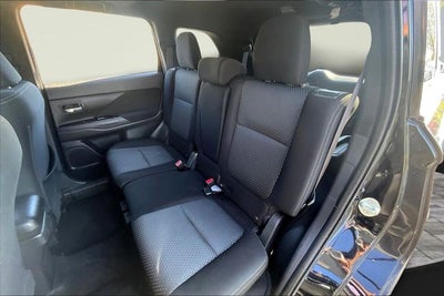 2018 Mitsubishi Outlander Base