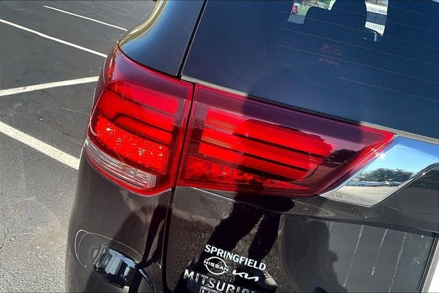 2018 Mitsubishi Outlander Base