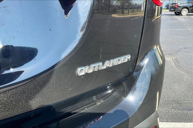 2018 Mitsubishi Outlander Base