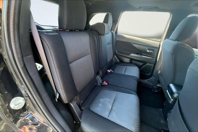 2018 Mitsubishi Outlander Base