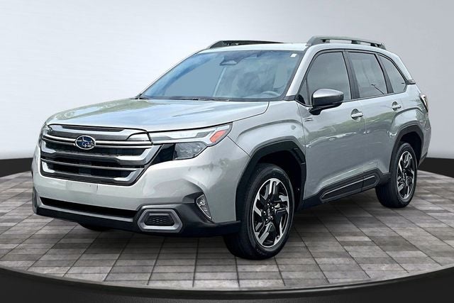 2025 Subaru Forester Limited Hybrid's photo