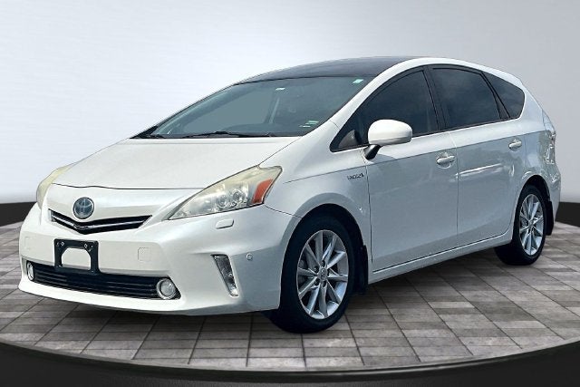 2014 Toyota Prius v Five