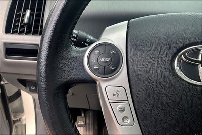 2014 Toyota Prius v Five