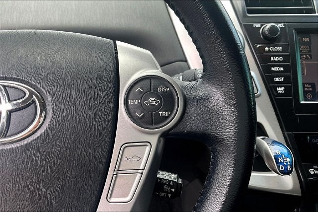 2014 Toyota Prius v Five