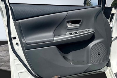 2014 Toyota Prius v Five