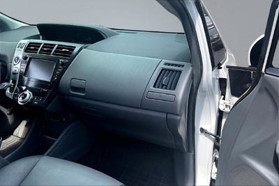 2014 Toyota Prius v Five