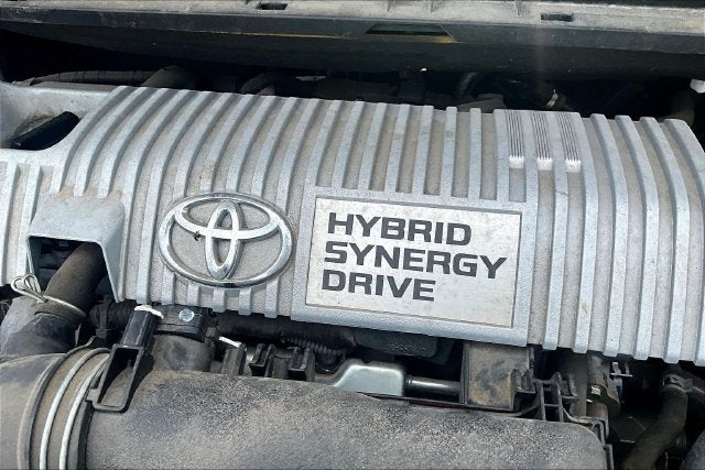 2014 Toyota Prius v Five