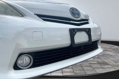 2014 Toyota Prius v Five