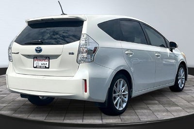 2014 Toyota Prius v Five