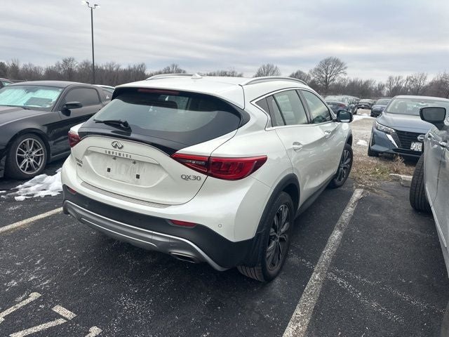 2018 INFINITI QX30 ESSENTIAL